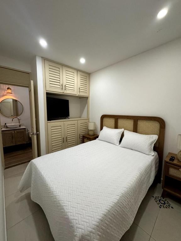 Apartamento amplio y moderno cerca al parque - 3