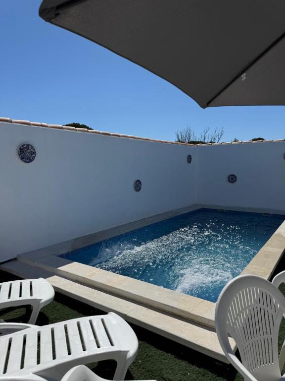 Apartamento con piscina y jardín - 5