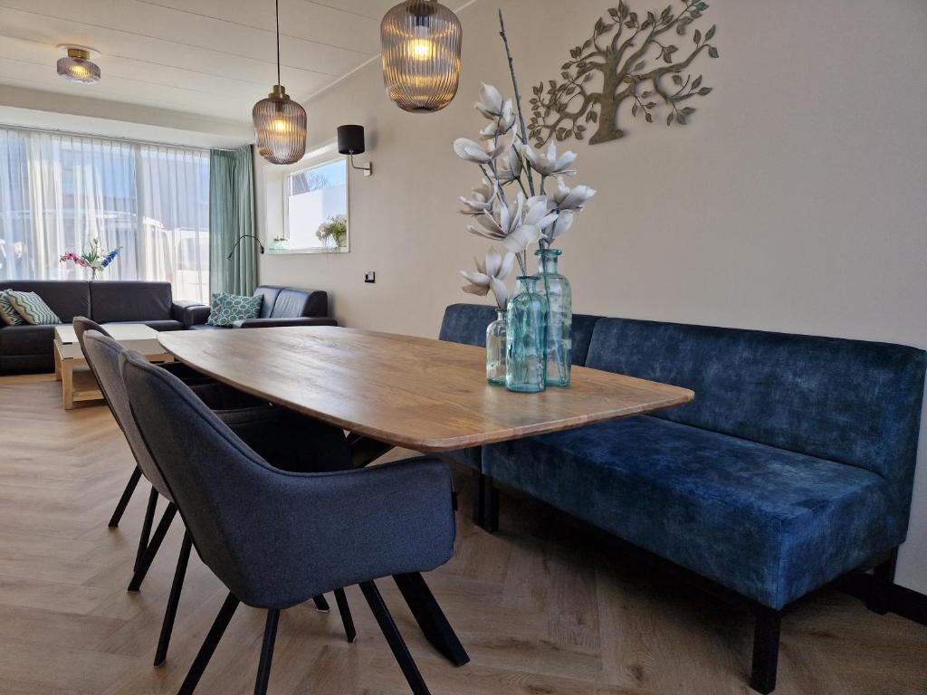 Modern spacious holiday home within walking distance of the North Sea beach in De Koog, De Koog