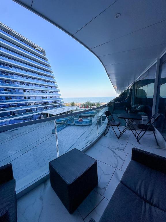 View White Titanic, Mamaia Nord – Năvodari