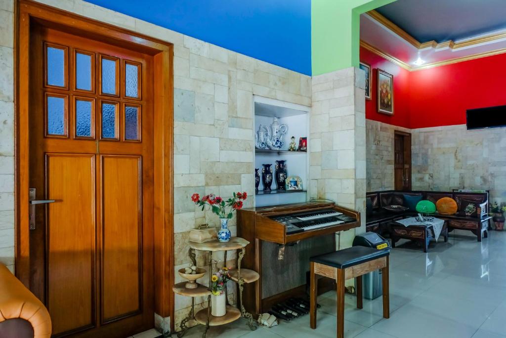 OYO 778 Guest House Amalia Malang