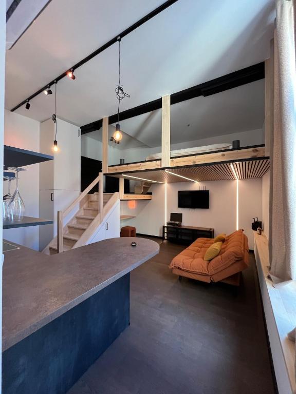 Urban Les Chartriers, Mons