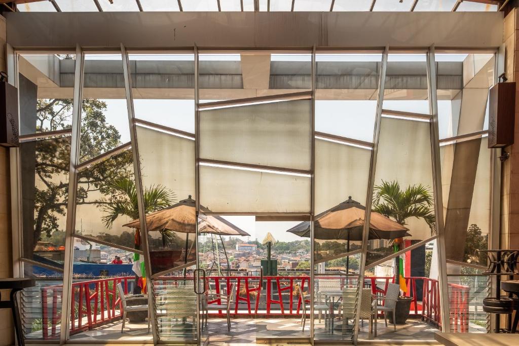 Townhouse Oak Cihampelas Near Ciwalk Formerly Promenade Hotel