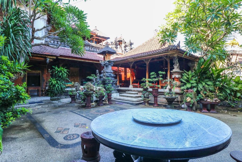 캐피탈 O 1666 그랜드 푸드자완 호텔 쿠타 비치 근처 (Capital O 1666 Grand Pudjawan Hotel Near Kuta Beach)