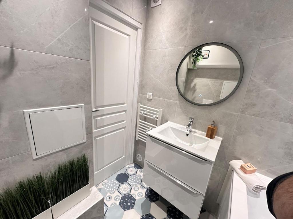 Magic suite avec Balnéo, Sauna et terrasse - 5