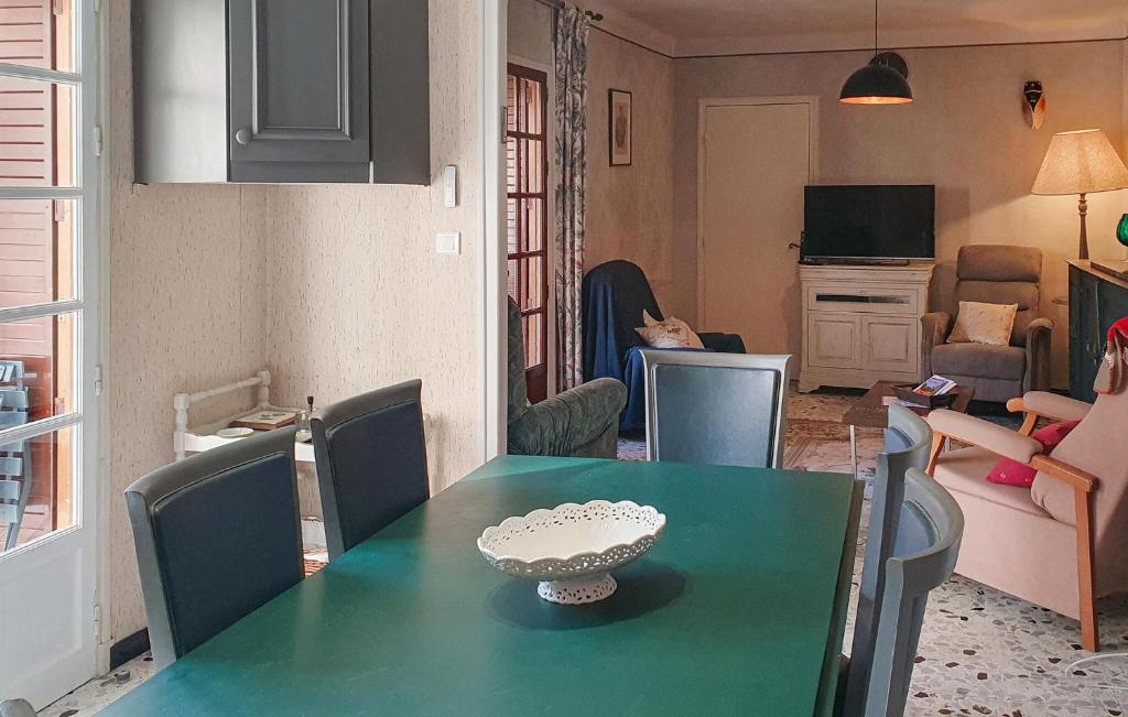 4 Bedroom Stunning Home In Bédoin - 2