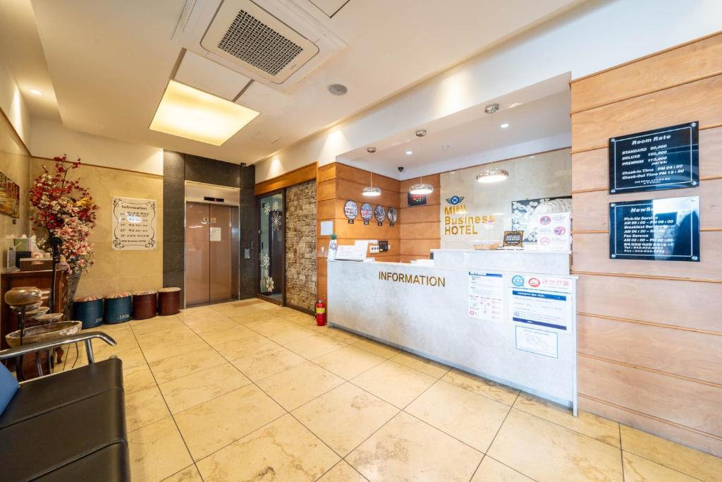 1. 미니호텔 (Mi..