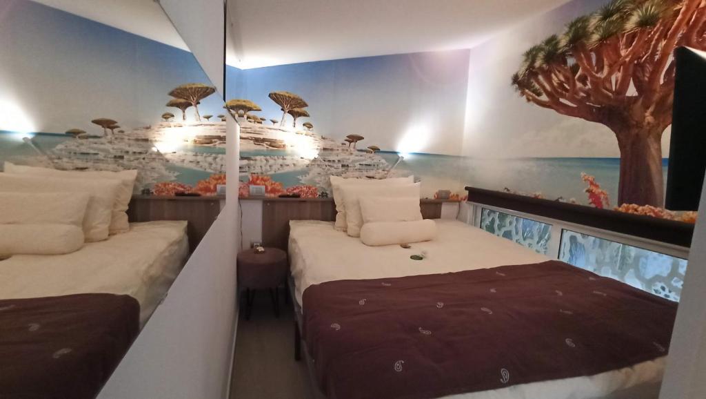 Birdcage Gay Men Resort and Lifestyle Hotel - 3