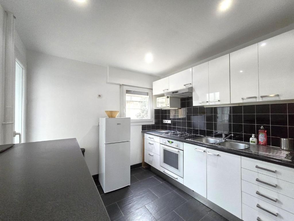 Large T2 50m from the beaches - 4