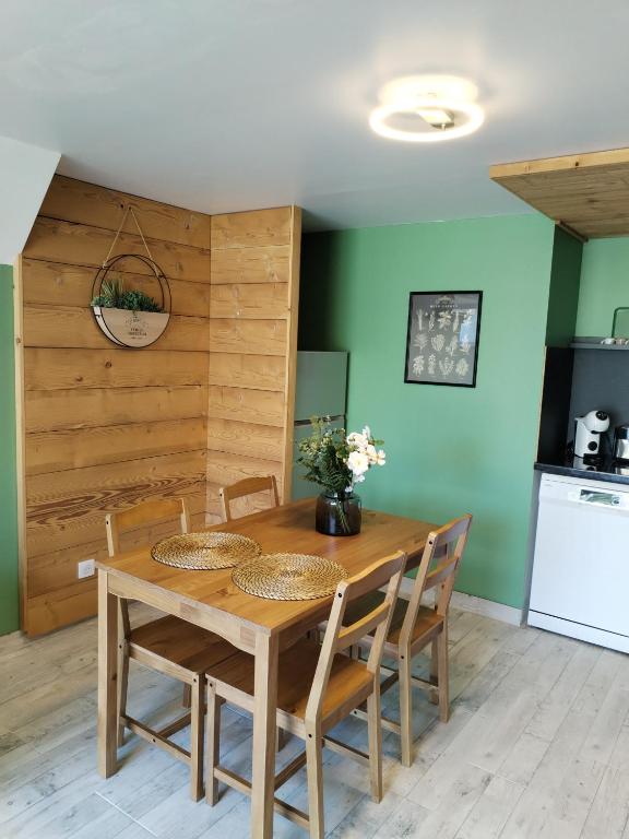 Gîte de la Racine, A l'Orée du bois, Raon-aux-Bois