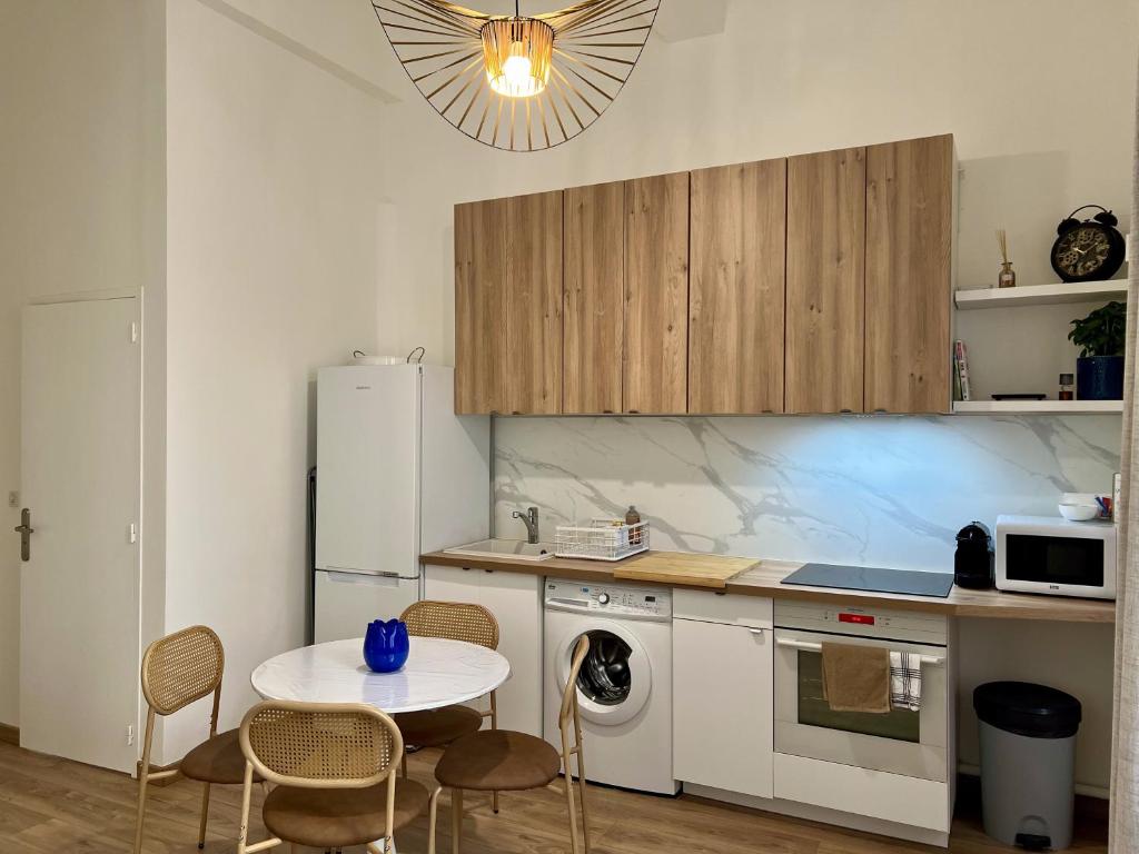Aix Historic Center AC Quiet 2 Bedrooms - 3