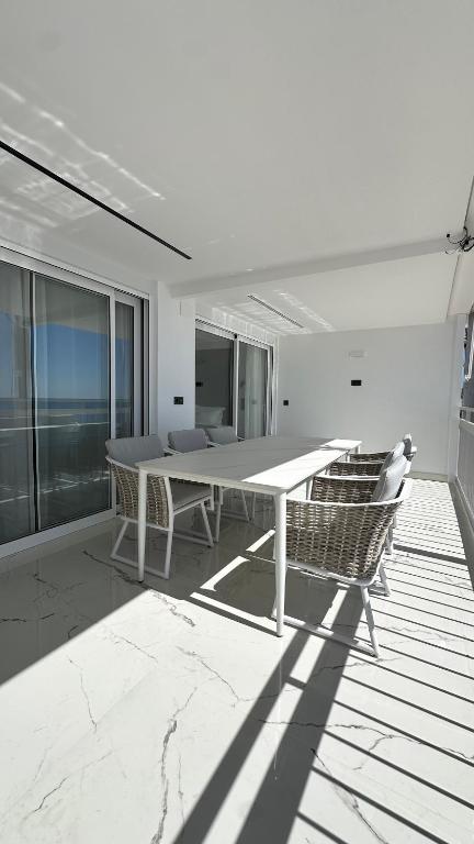 Esmeralda, Benidorm Beachfront Poniente, 1st line Frontal Seaview, Ocean Terrace - 3