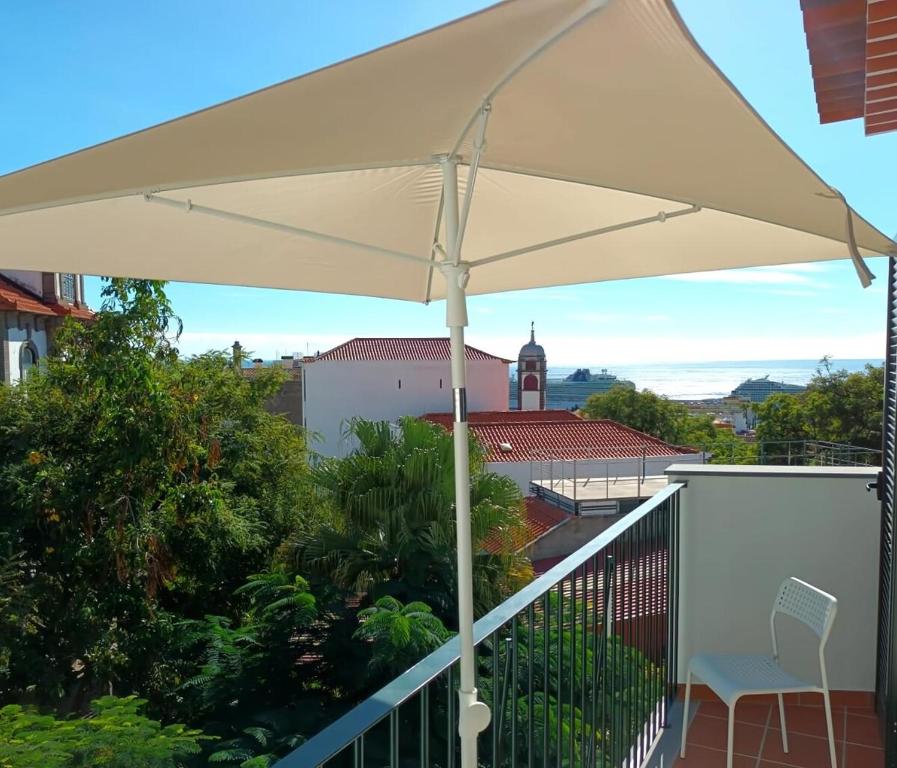 Alamos Charming Apartment - View, Funchal