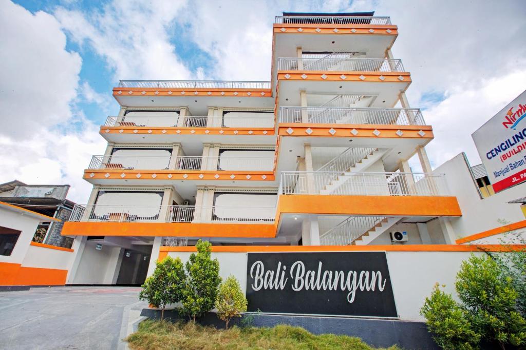 OYO 2463 バリ バランガン ホテル (OYO 2463 Bali Balangan Hotel) エントランス