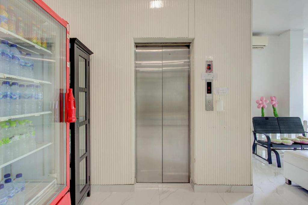 フロント・ロビー