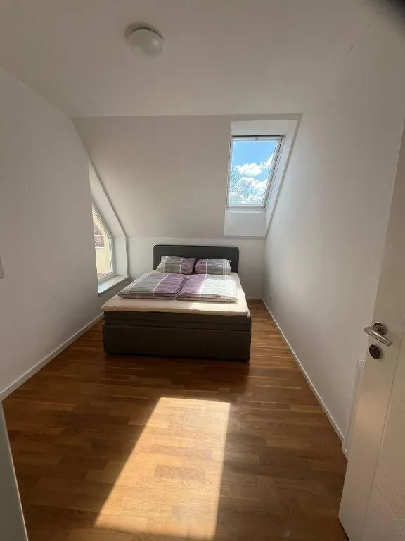 10 Minutes to S-Bahn I Garden Option I Wifi, Hotel in Wien