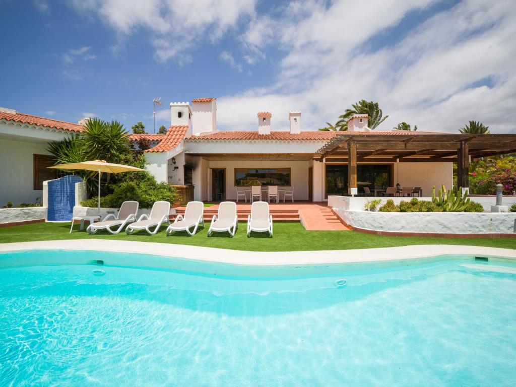 Chalet in Maspalomas with Heated Pool, San Bartolomé