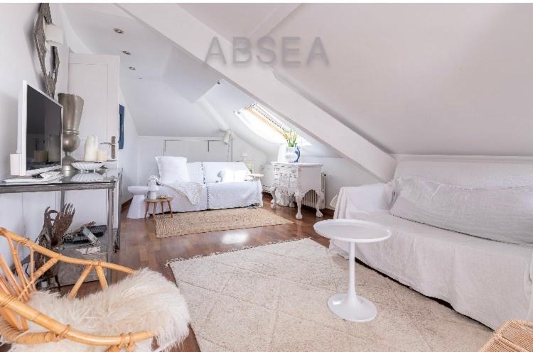 Antibes City Center Cozy Top floor Apartment Air Conditioning 1 Bedroom - 5