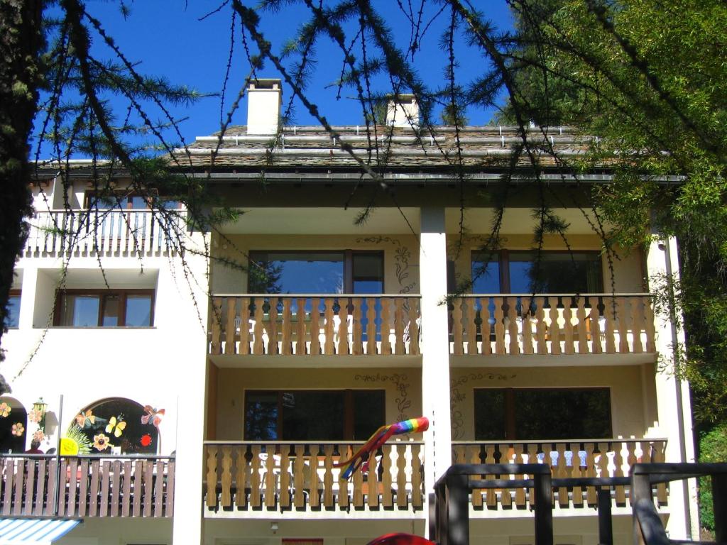 Ferienwohnungen Seraina - 2