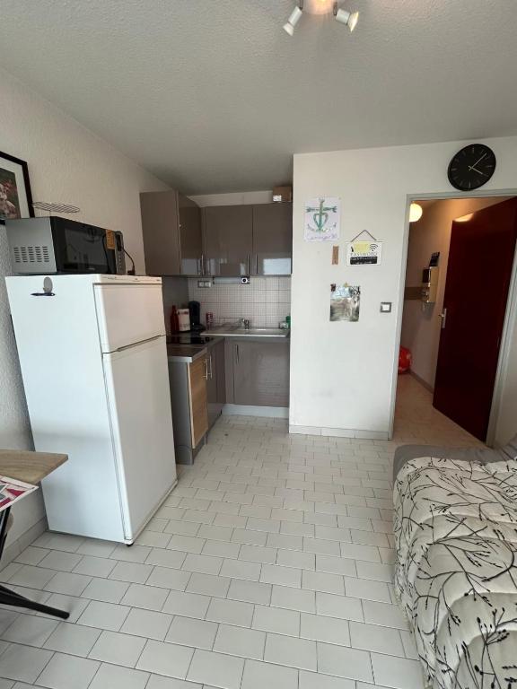 Le Cap D'or- Beachfront with air conditioning! - 4