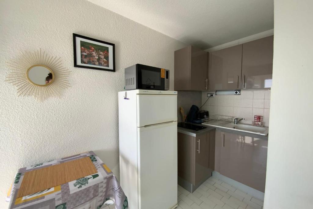 Le Cap D'or- Beachfront with air conditioning! - 3