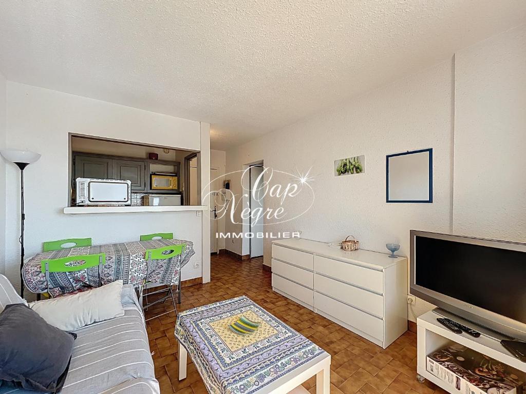 Appartement T2, 4 personnes terrasse vue mer résidence avec piscine à Pramousquier - LE LAVANDOU - 3