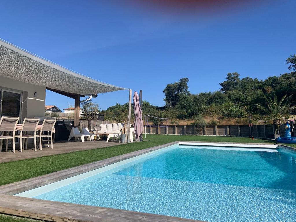 Villa climatisée 12 personnes piscine chauffée et jacuzzi - 1