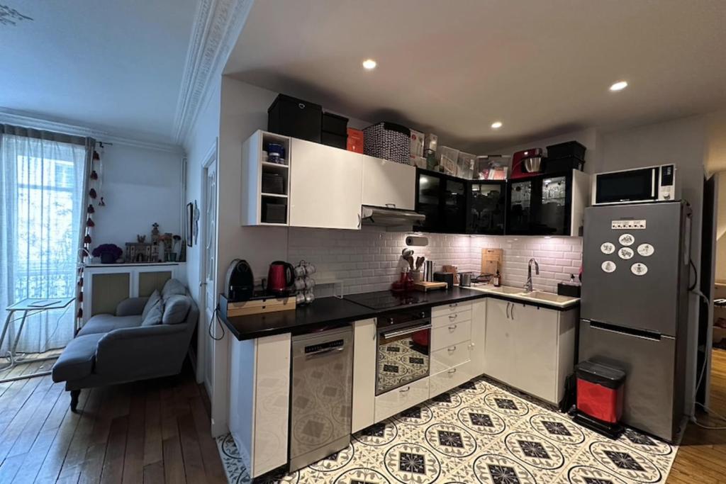 Spacious T2 - near Place de la Nation - 3