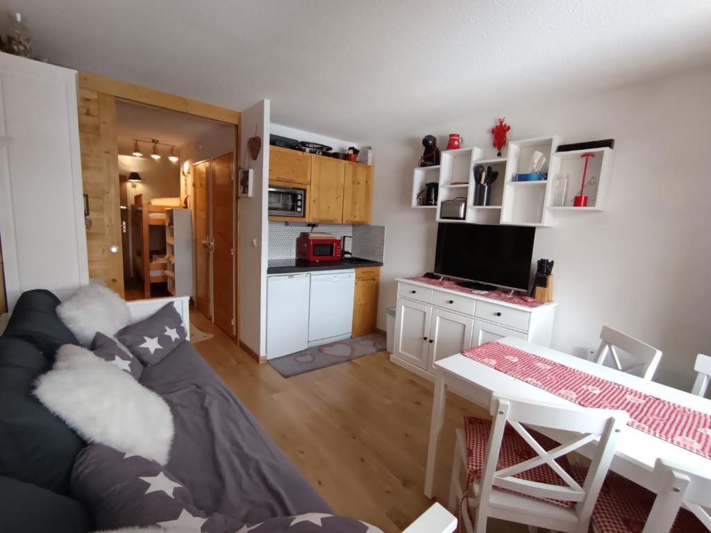 Studio cosy rénové, skis aux pieds, animaux acceptés - FR-1-445-147 - 2