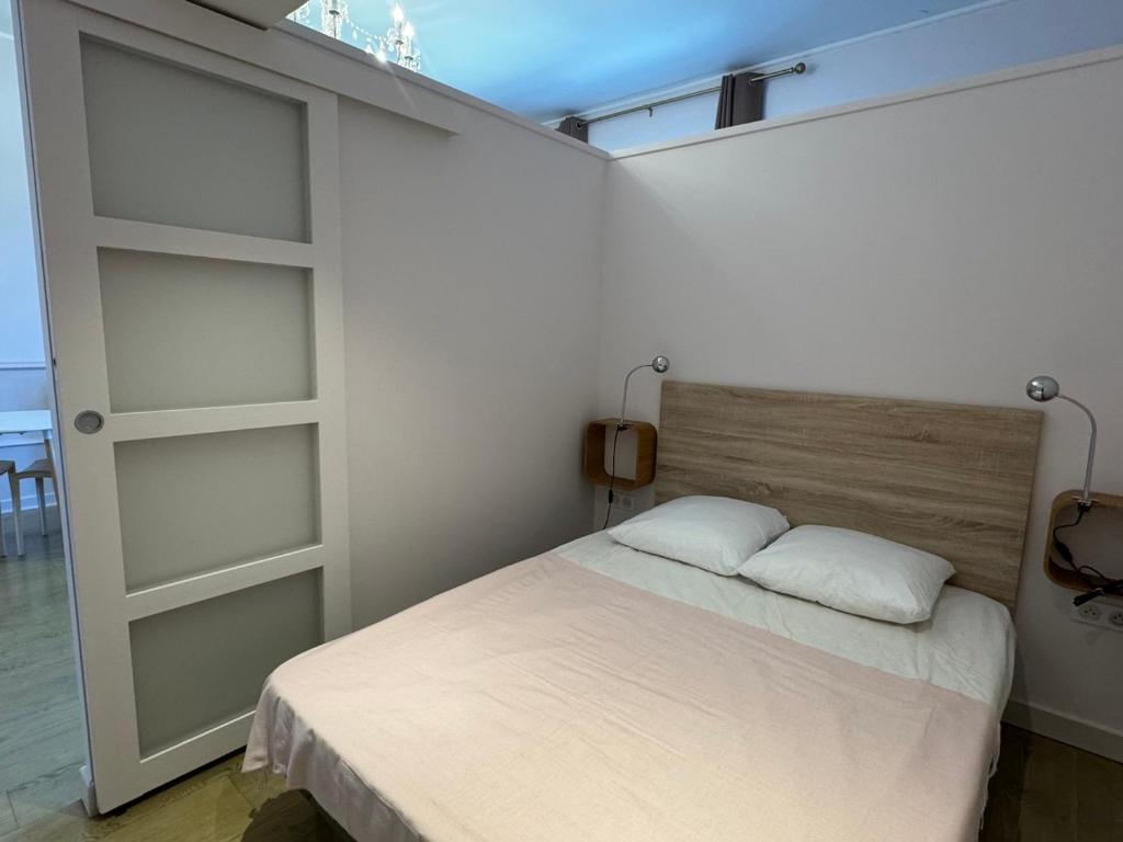 Rénovation 2025 : T1 bis dans ancien palace Art Déco, animaux admis - FR-1-555-112 - 4