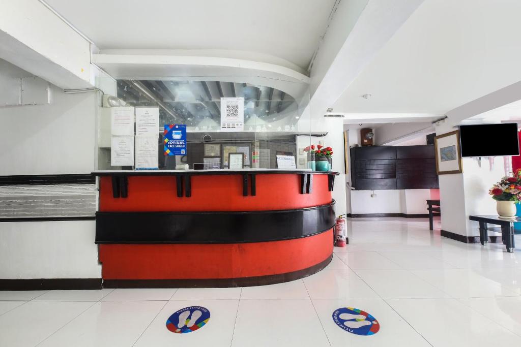 Lobby, OYO 894 Cosmo Hotel P Campa Manila in Manila