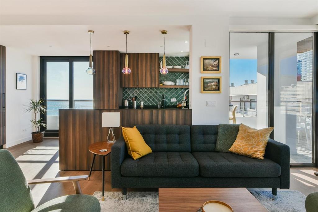 Stunning seaviews close to beach - 2