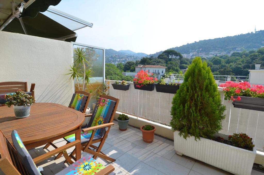 PHOENIX - Appartement 4 personnes avec superbe terrasse, clim et parking le port de Nice - 2