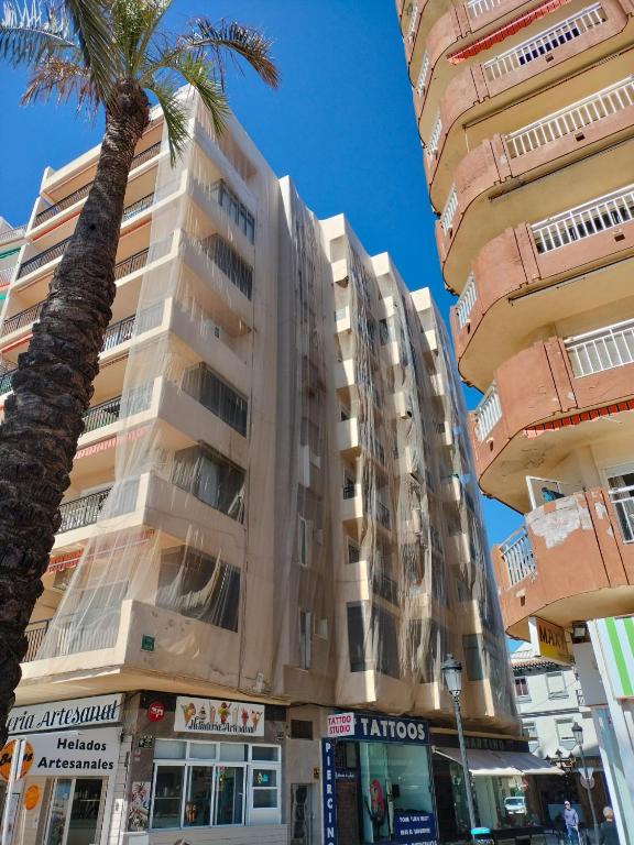 El Yate in front of the sea by 10ToSea, Fuengirola