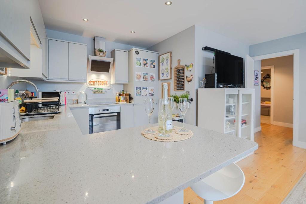 Two-Bedroom Apartment, Southbourne photo 7