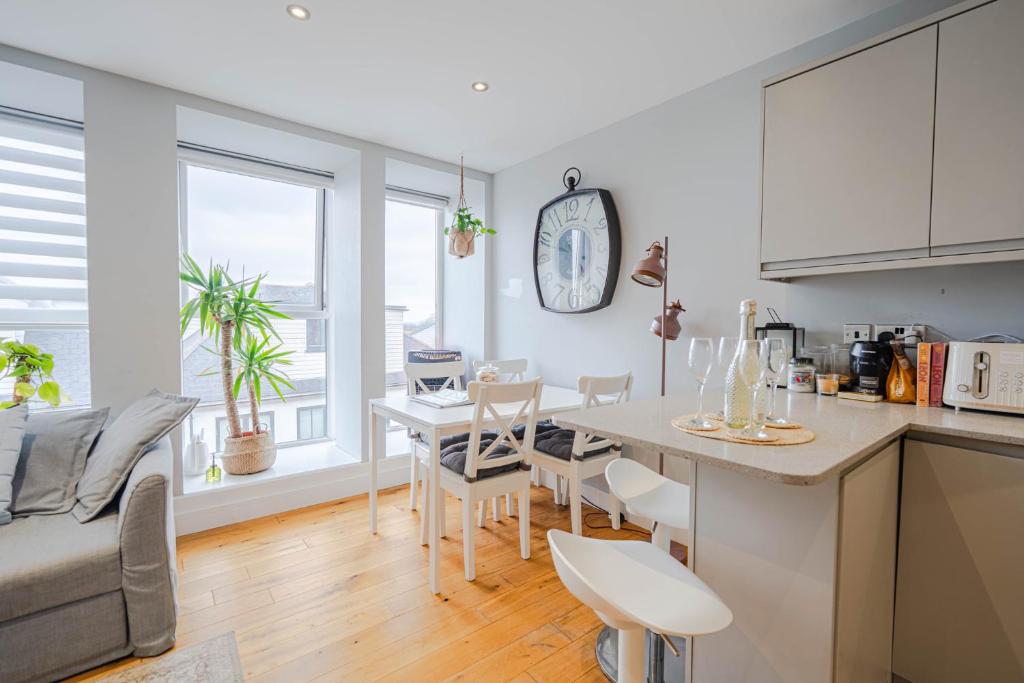 Two-Bedroom Apartment, Southbourne photo 6