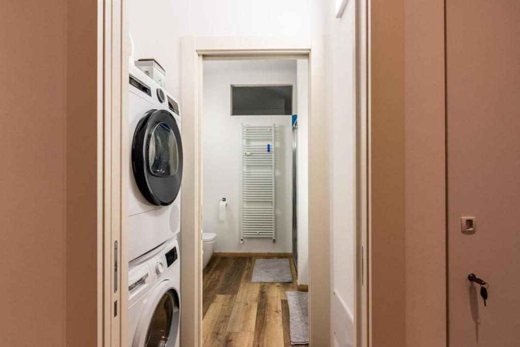 CityLife Apartment - Modern - 3