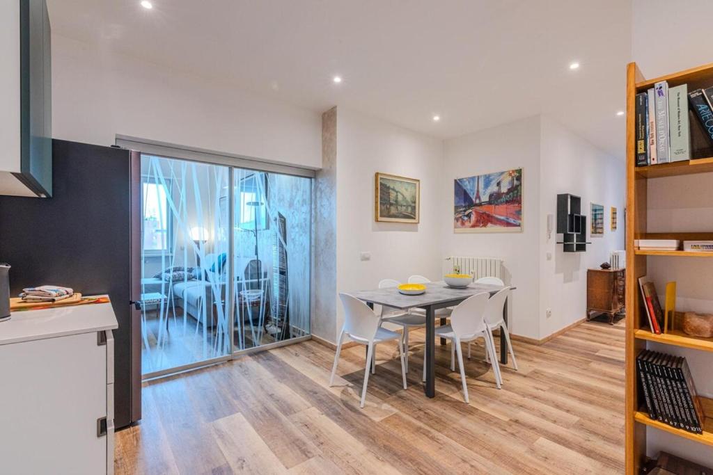 CityLife Apartment - Modern - 5