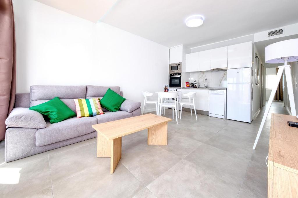 Puerto Rubi 4 - 100M to the Beach By Lanzarote Vacation Homes - 3