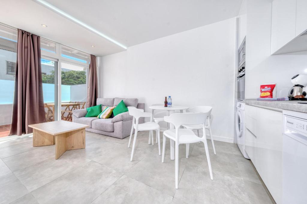 Puerto Rubi 4 - 100M to the Beach By Lanzarote Vacation Homes - 4