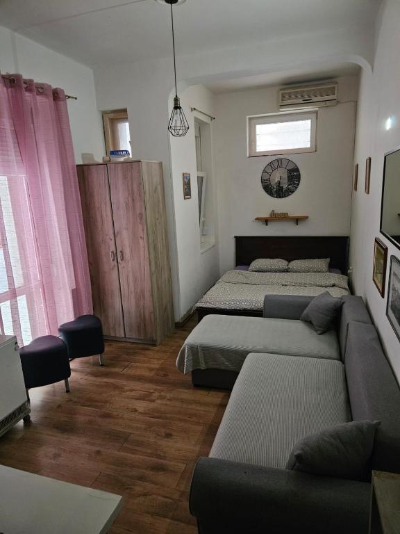 Central 25m2 studio with big patio - 3