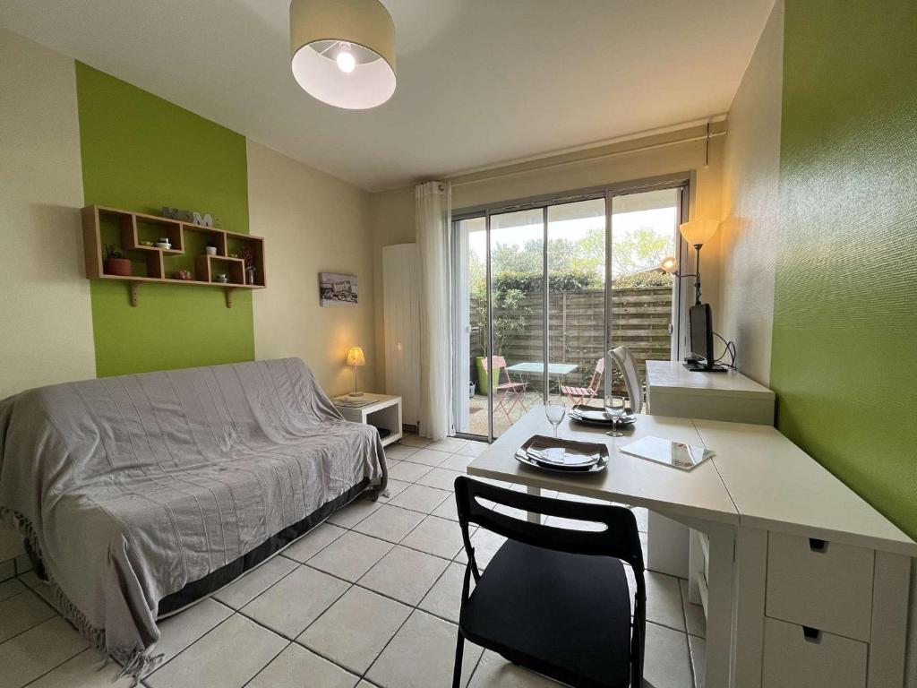 STUDIO La Rochelle - LR930-001 - 2
