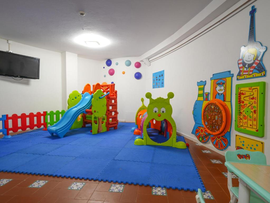 Club Esse Roccaruja — Attractions for children in Stintino, Sardinia
