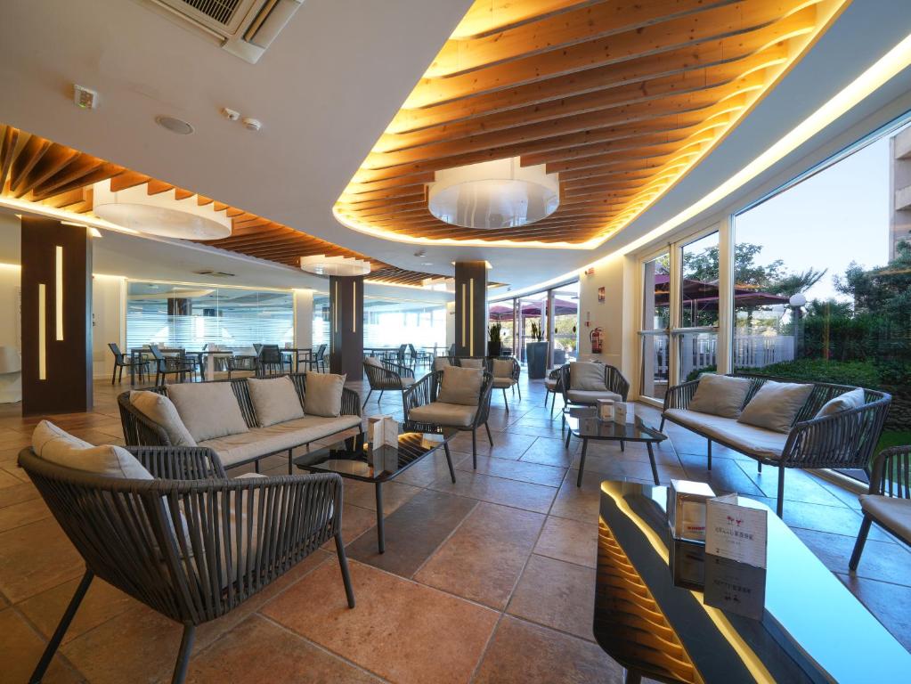 Club Esse Roccaruja — Restaurant & bars in Stintino, Sardinia
