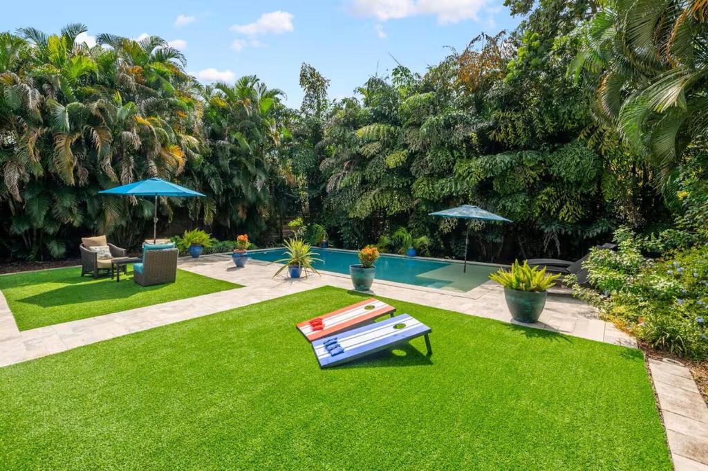 The Jungalo Pool & Billards, Fort Lauderdale