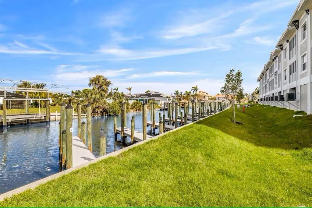 Gulf Access with Boat Slip, Heated Saltwater Pool, Dog-Friendly - Bacino Vista #207 - Roelens, Cape Coral