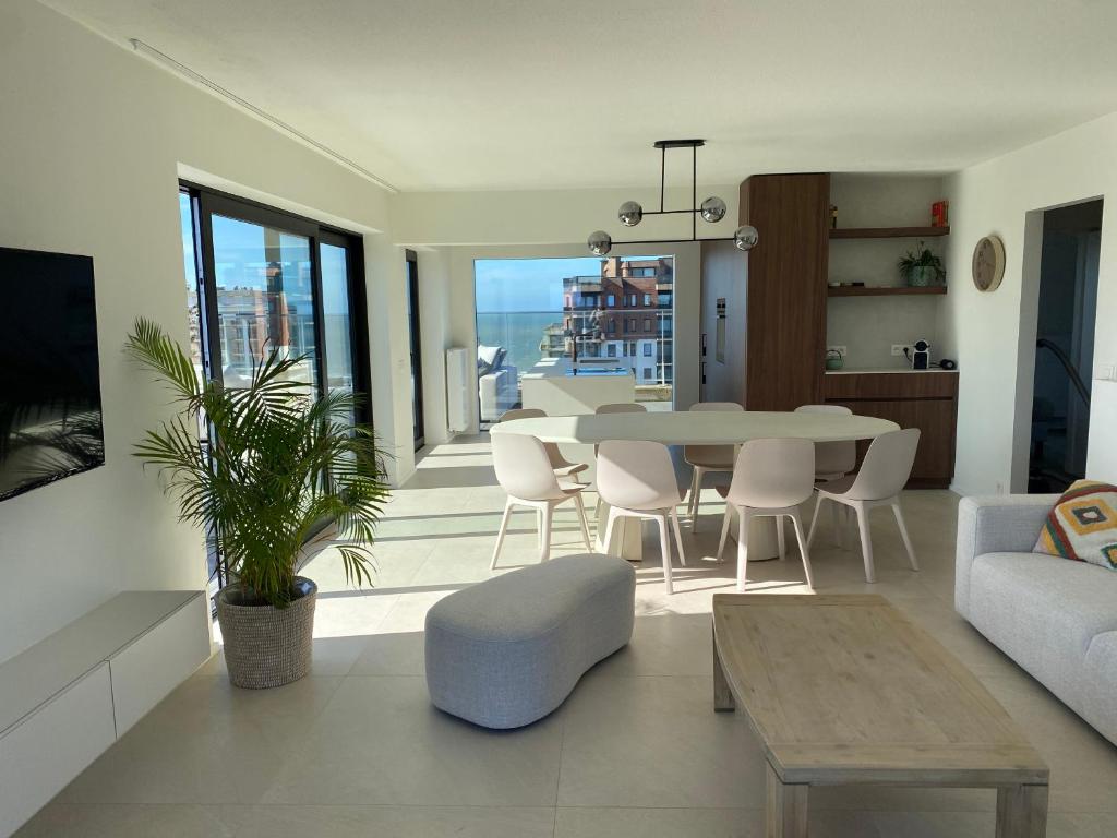 Penthouse Solaris, De Panne