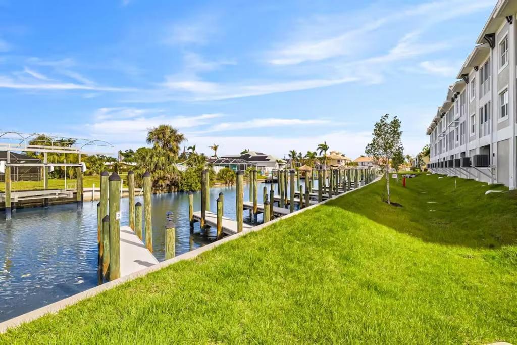 Gulf Access with Boat Slip, Heated Saltwater Pool, Dog-Friendly - Bacino Vista #301 - Roelens, Cape Coral