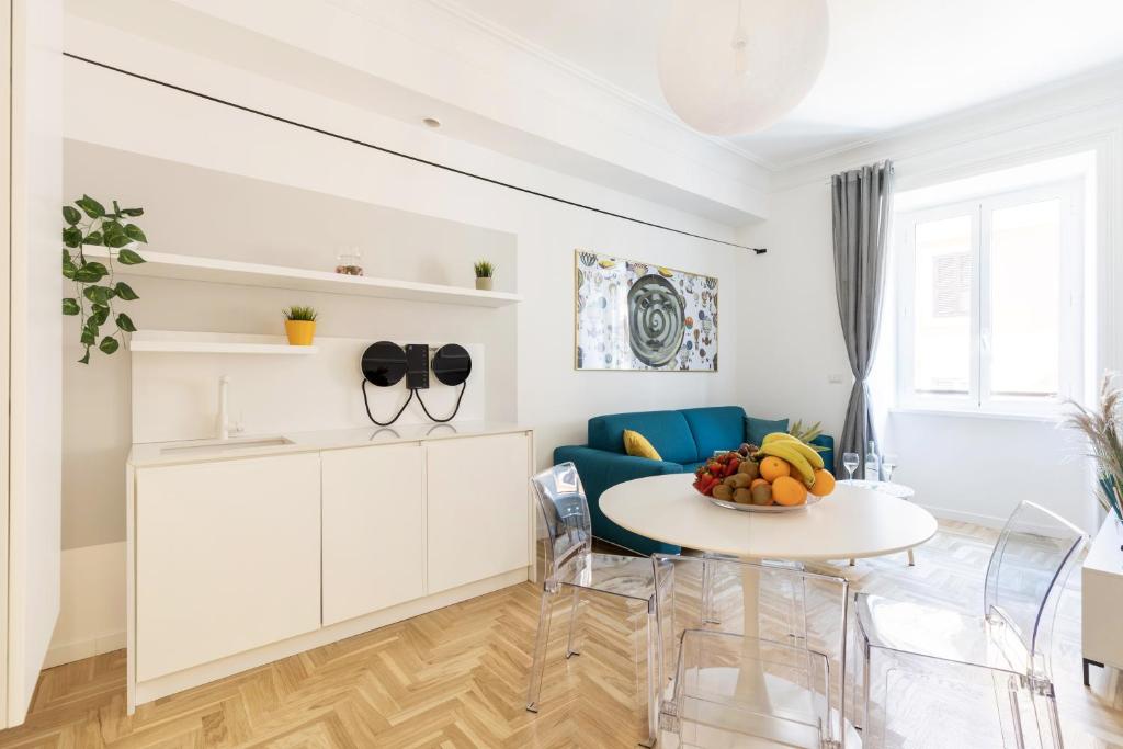 Hostly-Puccini Luxury Home-Near Colosseum & Trevi - 4