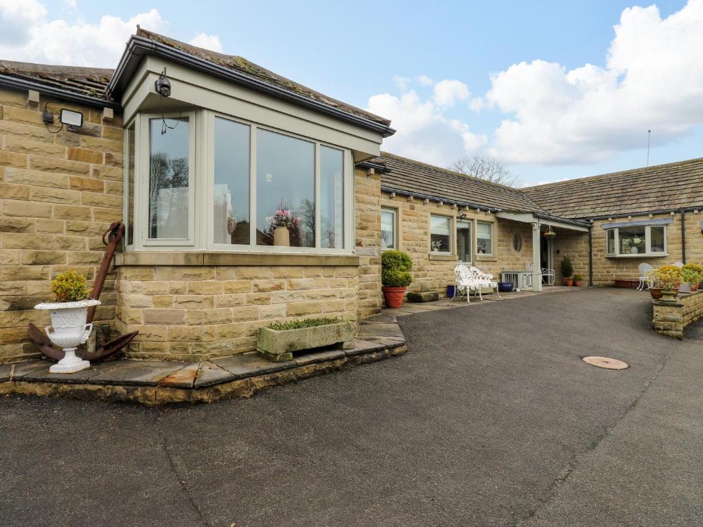 Roche House, Huddersfield